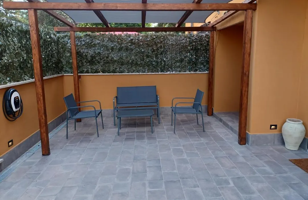 Appia Suite Apartament - Loft con giardino-1